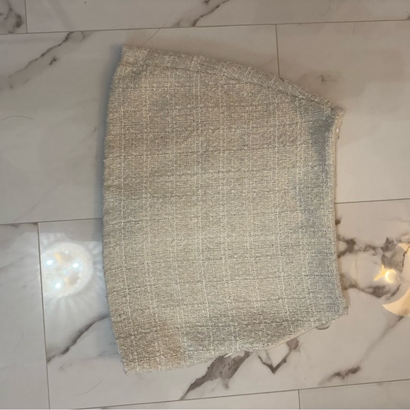 Abercrombie & Fitch White Tweed Mini Skort - Picture 2 of 4
